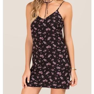Francesca’s NWT Alayna Floral Shift Dress